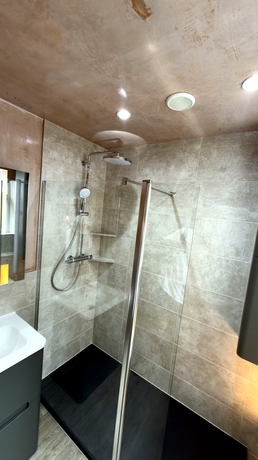 Bathrooms project by OddJobs