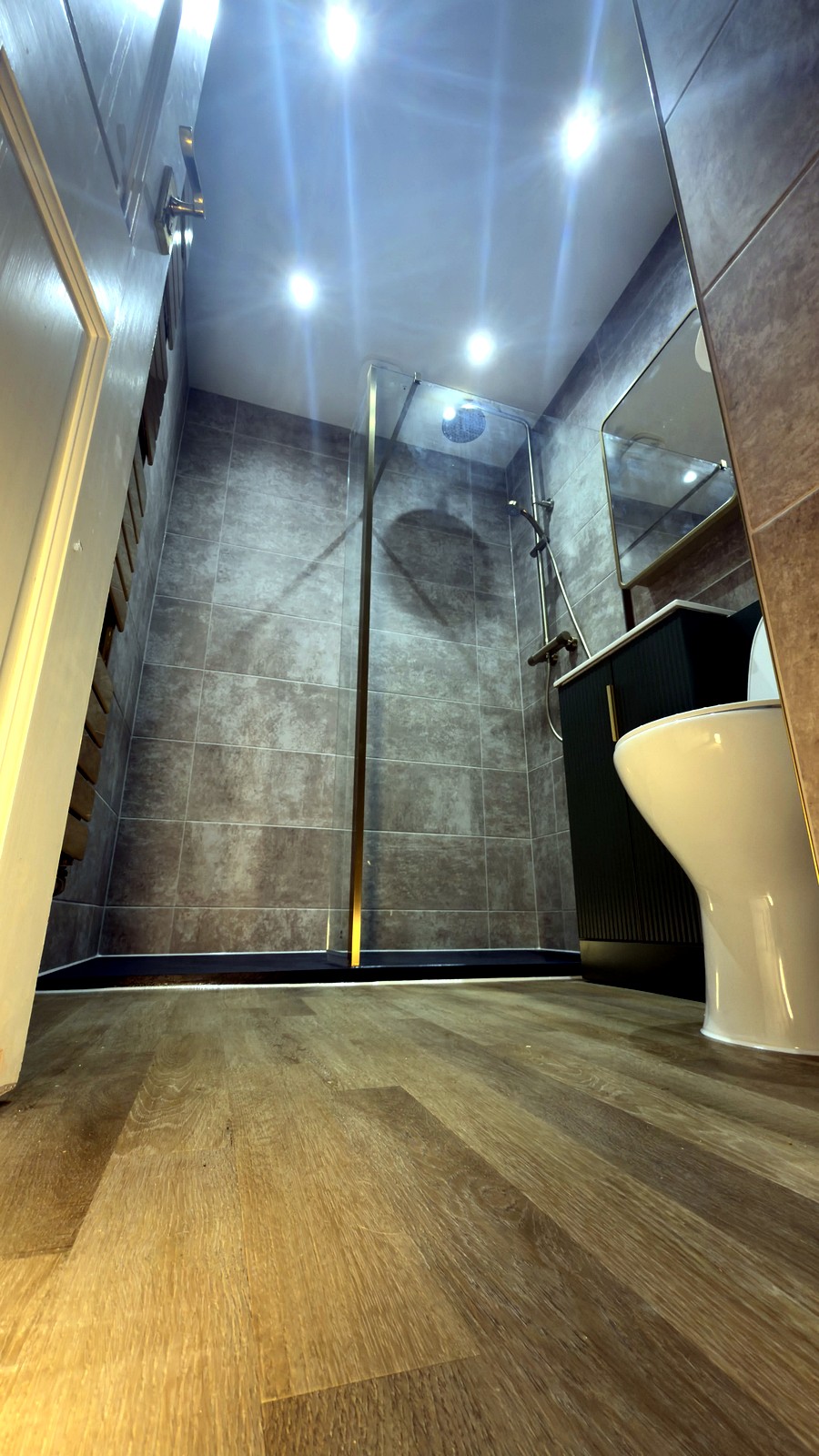Bathrooms project by OddJobs